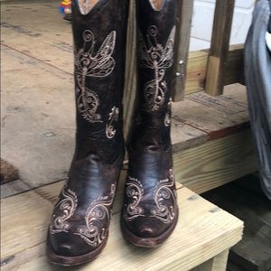 Brand new wot embroidered cowgirl boots